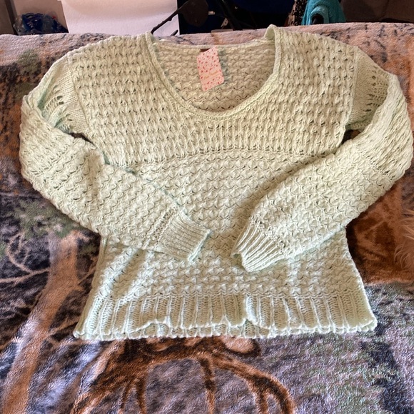 Free People Crashing Waves Scoop Neck Sweater in mint NWT medium - Picture 3 of 10